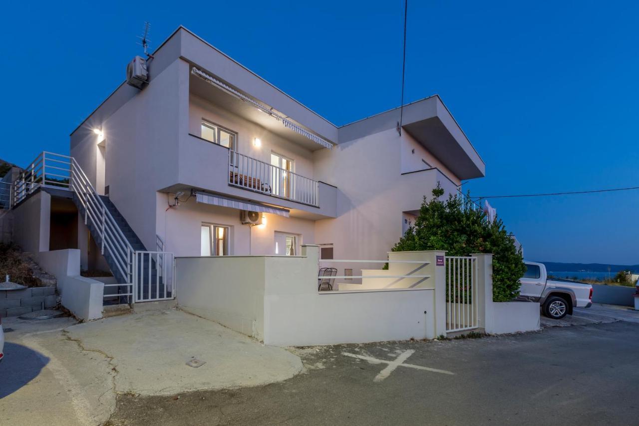 Апартаменты House With Private Pool Magdalena Подстрана Экстерьер фото