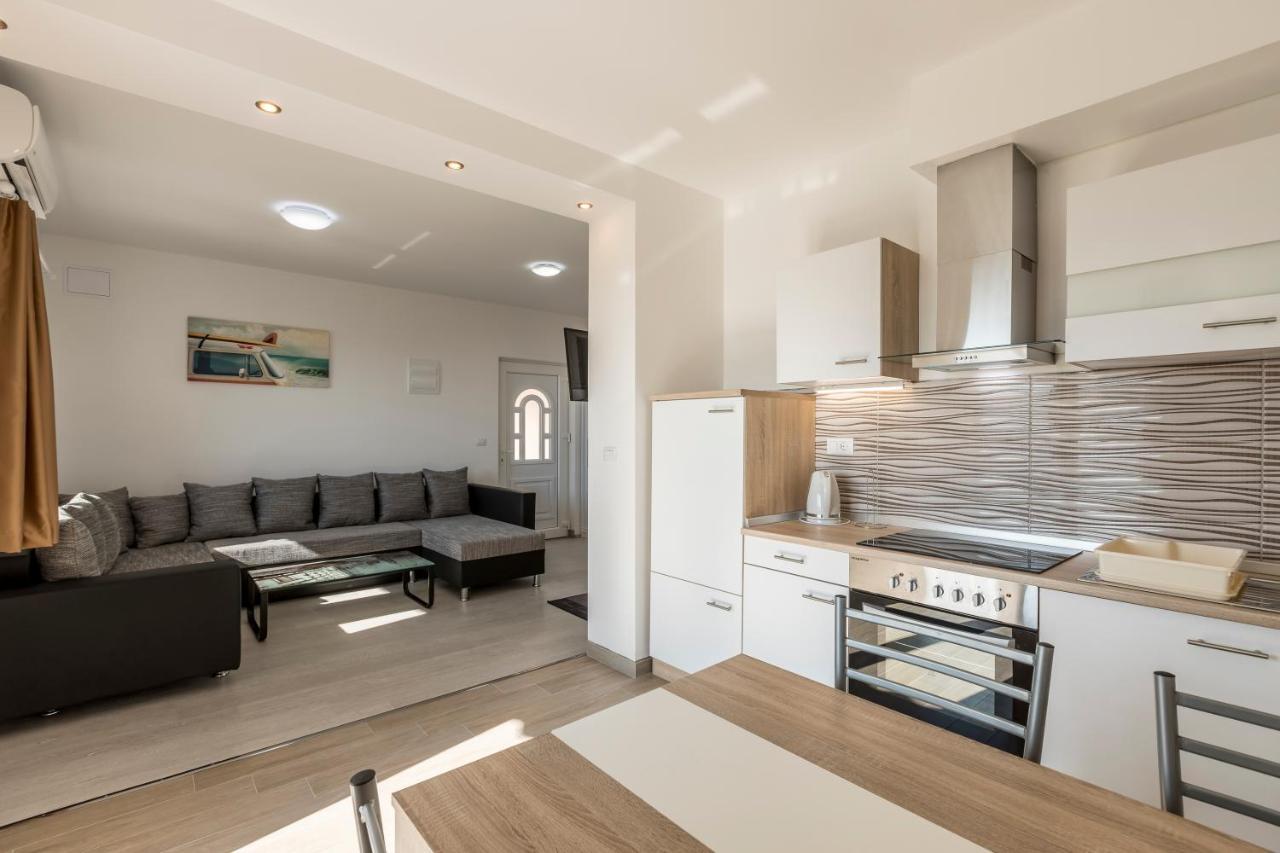 Апартаменты House With Private Pool Magdalena Подстрана Экстерьер фото